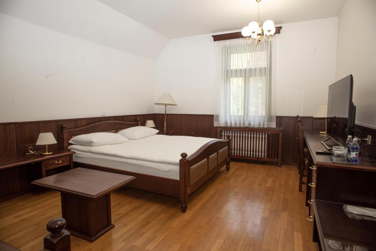 Vila Herberstein Velenje Bagian luar foto